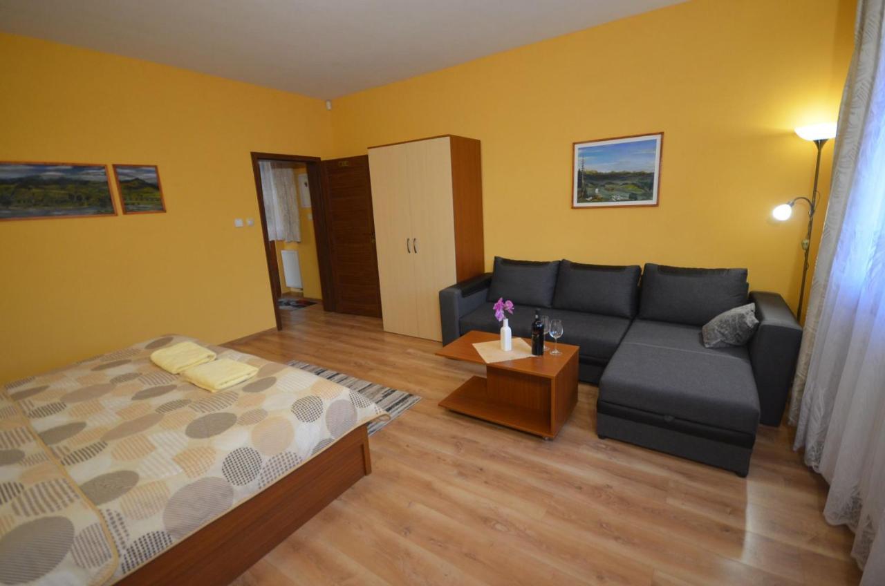 Apartmany Best I. Bešeňová Exteriör bild