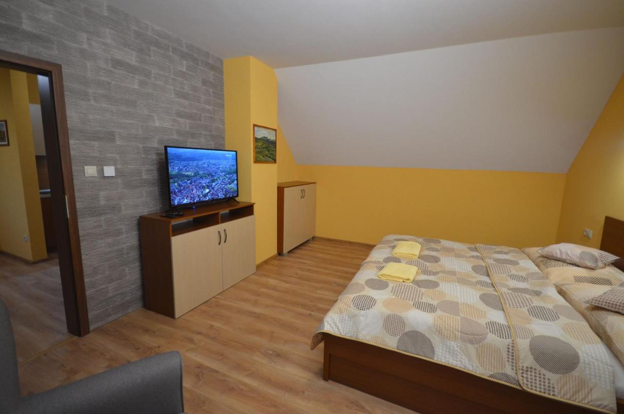 Apartmany Best I. Bešeňová Exteriör bild