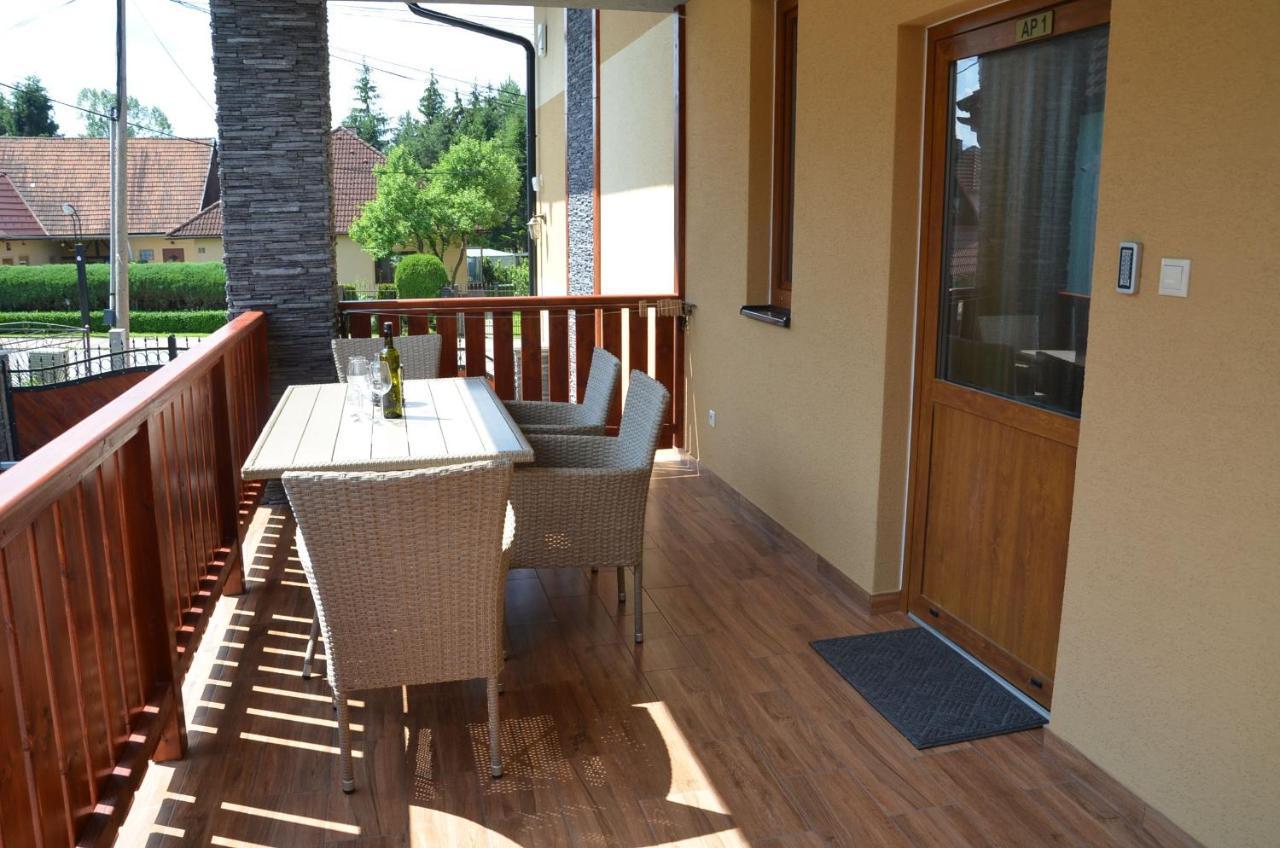 Apartmany Best I. Bešeňová Exteriör bild