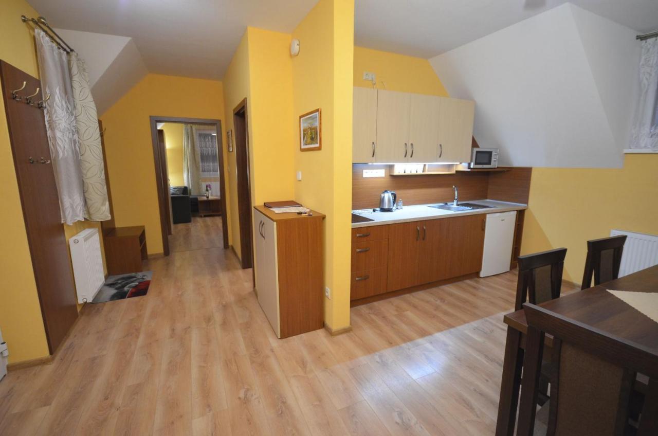 Apartmany Best I. Bešeňová Exteriör bild