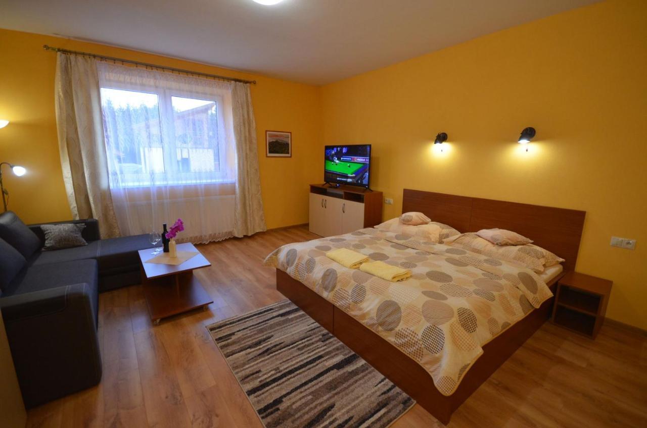 Apartmany Best I. Bešeňová Exteriör bild
