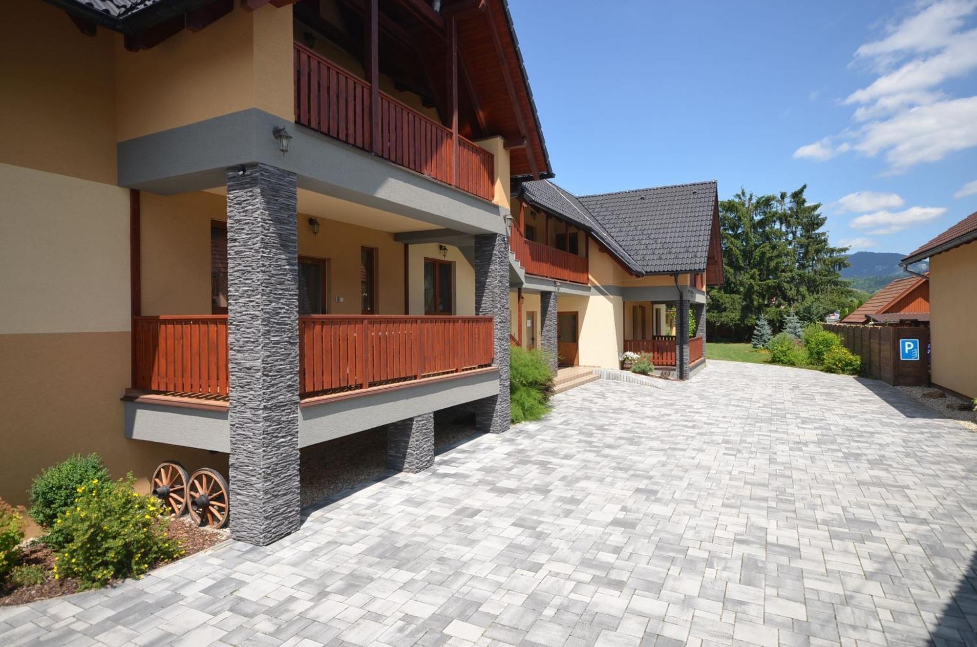 Apartmany Best I. Bešeňová Exteriör bild